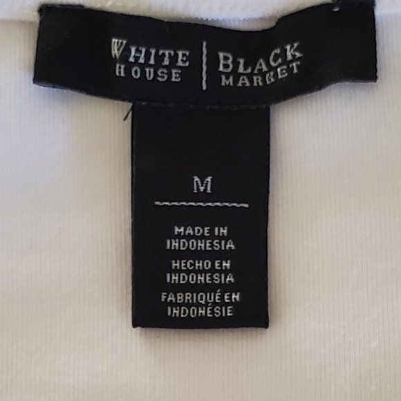 White House Black Market White Short Sleeve Boat Neck Top Button Details Size M - Picture 2 of 7